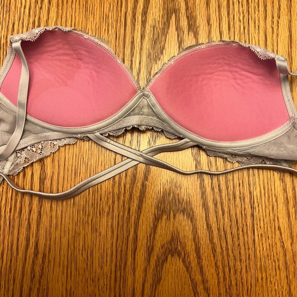 Victoria’s Secret Bra - Picture 2 of 3